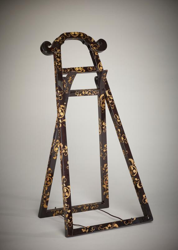 Mirror stand